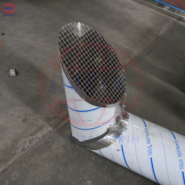 Ống hút mùi bếp công nghiệp – Giải pháp dẫn khói hiệu quả cho nhà hàng, bếp ăn | Inox Bắc Ninh 4 ống hút mùi bếp công nghiệp - inox bắc ninh