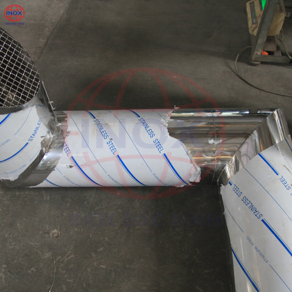 Ống hút mùi bếp công nghiệp – Giải pháp dẫn khói hiệu quả cho nhà hàng, bếp ăn | Inox Bắc Ninh 5 ống hút mùi bếp công nghiệp - inox bắc ninh