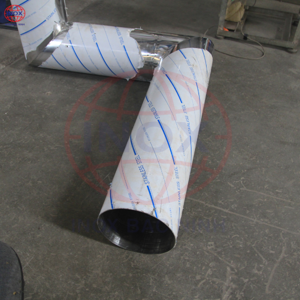 Ống hút mùi bếp công nghiệp – Giải pháp dẫn khói hiệu quả cho nhà hàng, bếp ăn | Inox Bắc Ninh 6 ống hút mùi bếp công nghiệp - inox bắc ninh