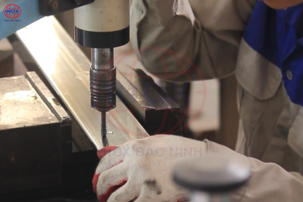 Gia công taro ren tạo ren cho inox - inox bắc ninh